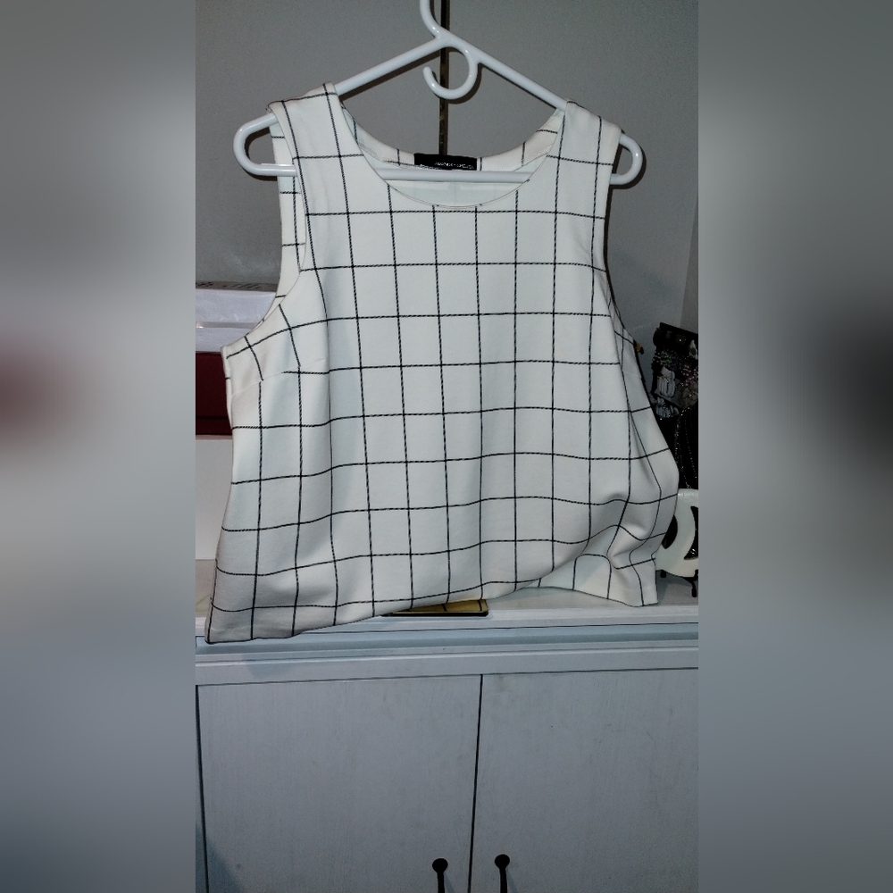 Amanda & Chelsea Pane Top